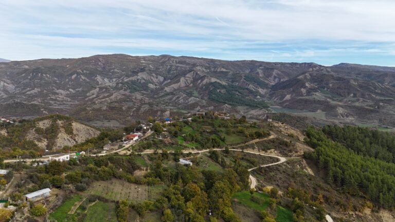 VILLAGE KOMARAK — photo 2