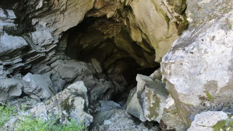 PETRANIK CAVE — photo 1