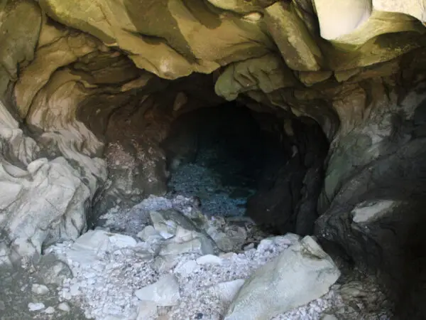PETRANIK CAVE
