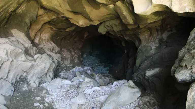 PETRANIK CAVE — photo 5