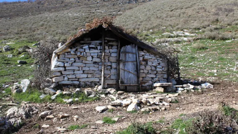 SHEPHERD HUTS — photo 1