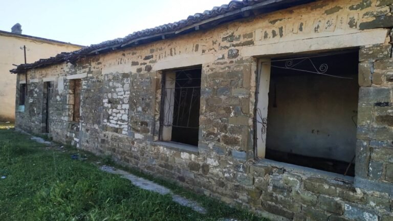 VILLAGE TOLAR — photo 2
